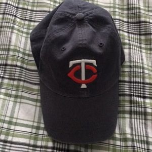 Minnesota Twins Fitted Baseball Cap